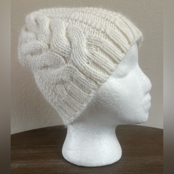 Merona Beanie Hat Ivory Crochet - Picture 1 of 9